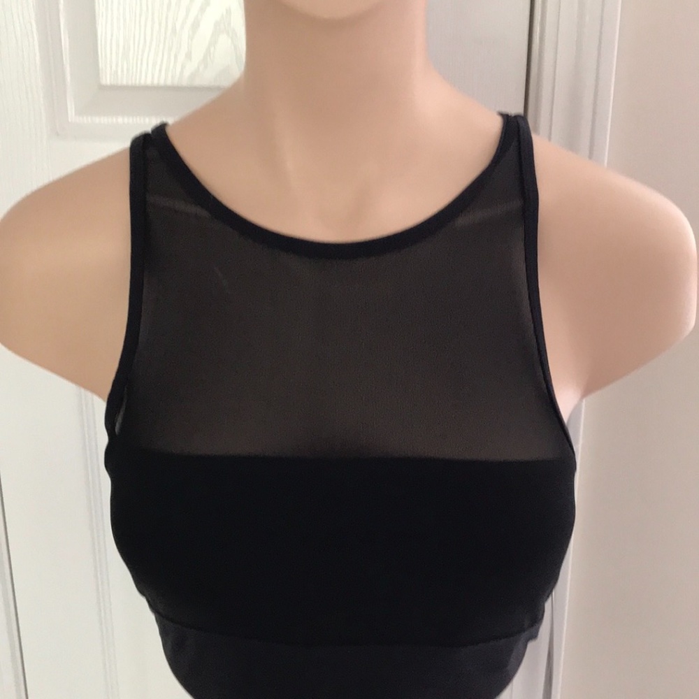 NWT Alo Yoga Tank Top with Built-in Bra (Medium)